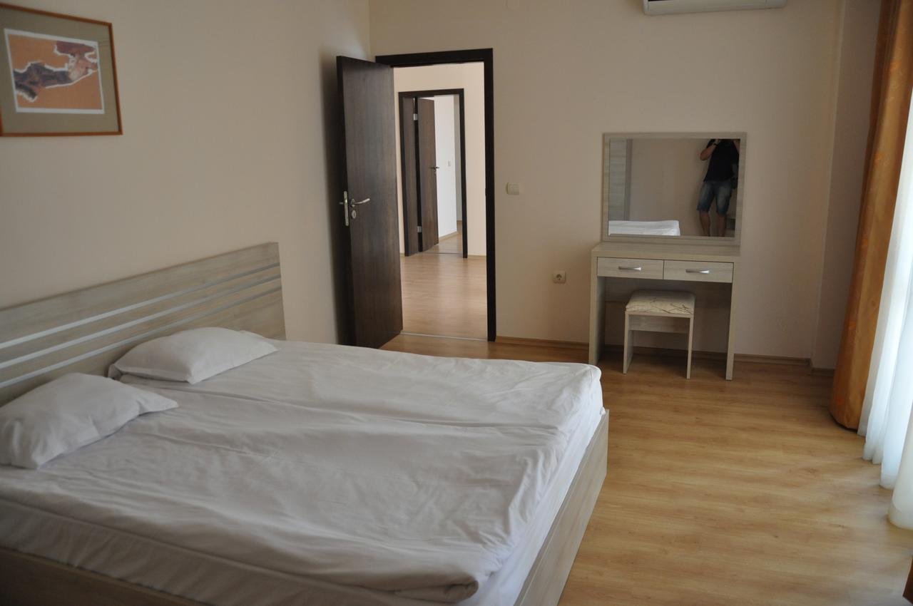 Luxor Apartments Pomorie Exteriér fotografie